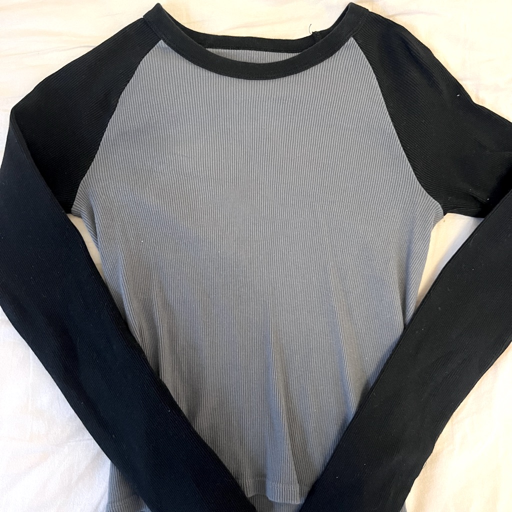 Brandy Melville Grey/Black Long Sleeve
